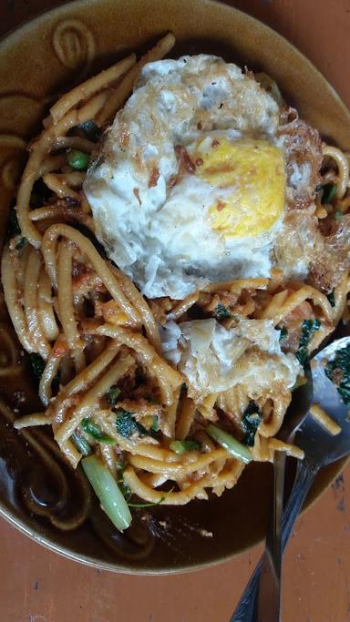 WARUNG MIE GOMAK DARIUS