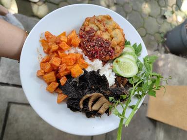 WARUNG NASI KHAS SUNDA ASLI LAKSANA ( CABANG SOEKARNO HATTA )