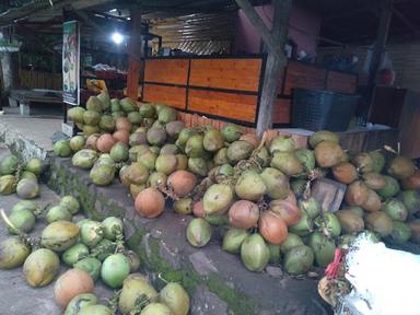 WARUNG ES KELAPA CIBAKUNG