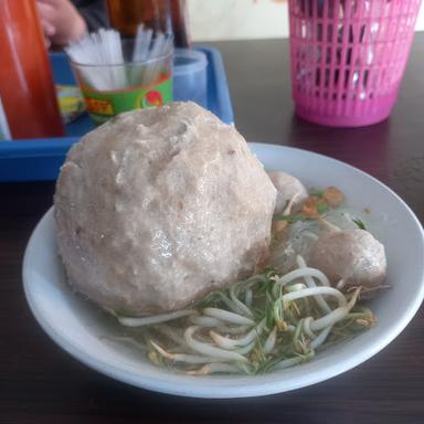 BAKSO HANDINI SOLO