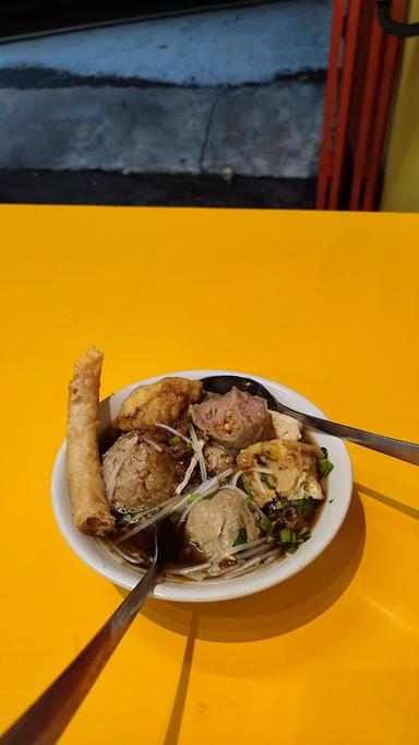 BAKSO BIKIN LAPAR