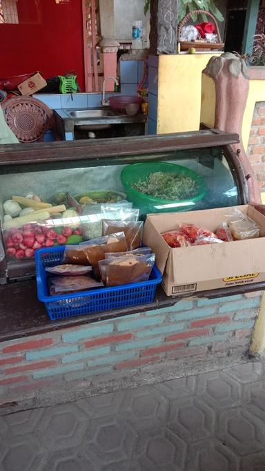 WARUNG GADO GADO IBU RATNI