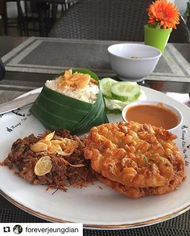 AYAM GORENG NASI UDUK KEBON KACANG NU BANG H. ALI