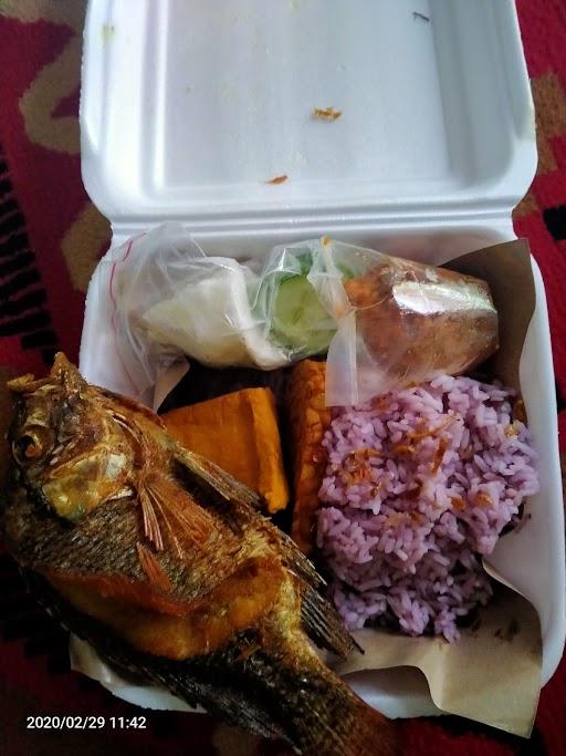 AYAM PENYET NASI UNGU WA BASIR