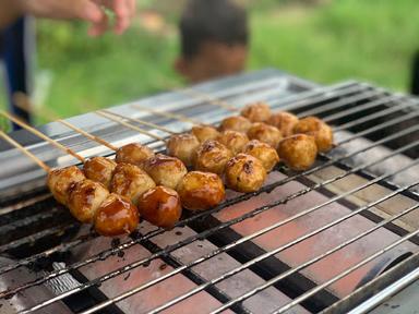 BAKSO BAKAR DAN PANGSIT BAKAR MAT DOLLAR