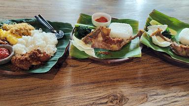 GAJAH MUNGKUR SENTUL. AYAM GORENG KAMPUNG KHAS WONOGIRI