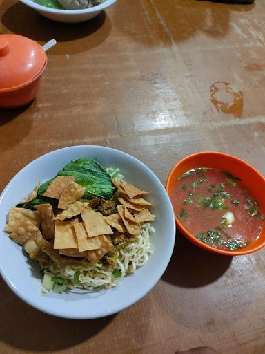 PONDOK MIE AYAM & BAKSO PUTRA SOLO