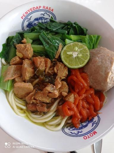 BAKSO SOLO GOYANG LIDAH