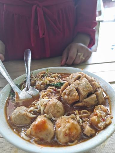 MIE AYAM BASO HALYA