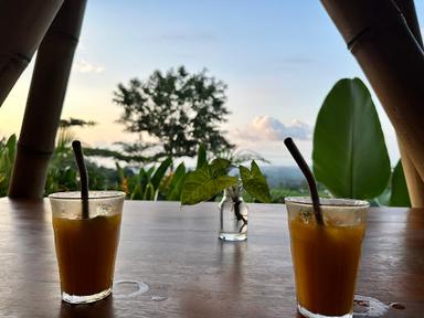 MONKS KITCHEN BALI