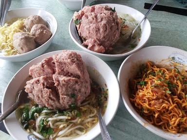 MIE BAKSO CONDONG RAOS