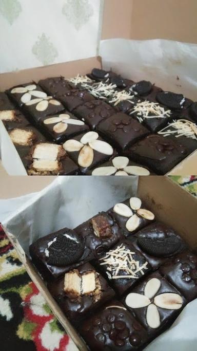 HANUNA BROWNIES