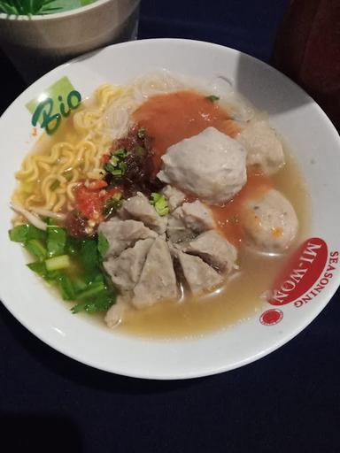 BAKSO MIE AYAM MAS KISS