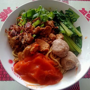 BAKSO MIE AYAM MAS KISS