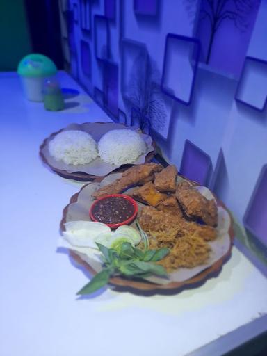 PECEL LELE MAMAH LIDIYA/ DAPUR MAMAH LIDIYA