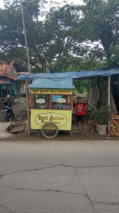 ROTI BAKAR DUA SAUDARA