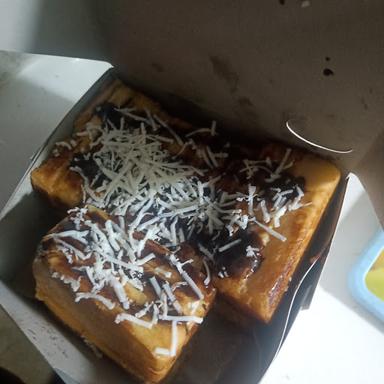 ROTI BAKAR CAK GENDUT