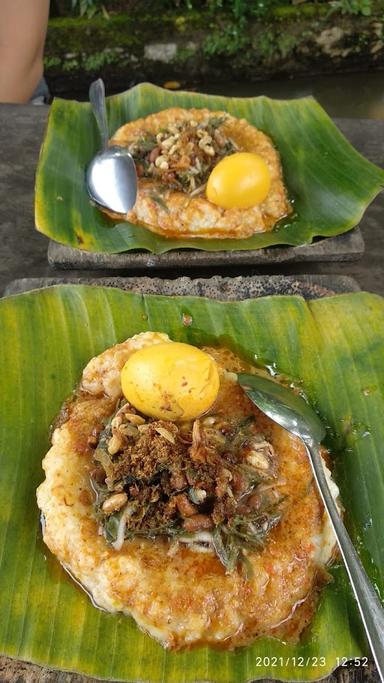 BUBUH BALI & NASI KUNING