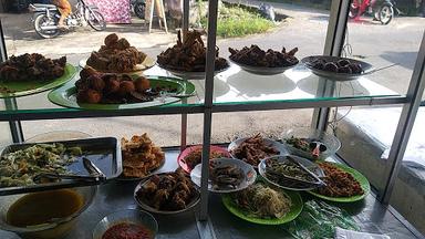 WARUNG BANYUWANGI MBA SANTI