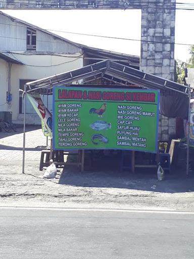 WARUNG MAKAN LALAPAN DAN NASI GORENG SI KEMBAR