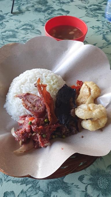 WARUNG MAKAN NASI LAWAR PAK TUT