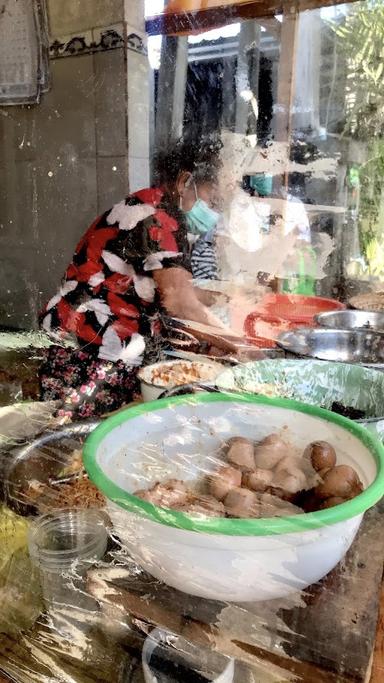 WARUNG NASI AYAM DONG SIPRIG