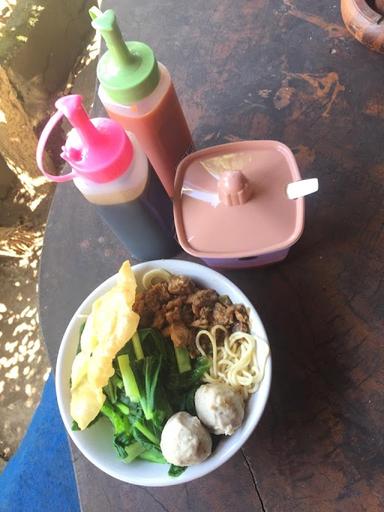 WR BAKSO DAN MIE AYAM MAS BOY