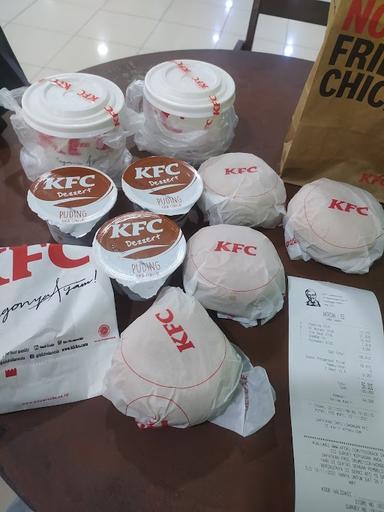 KFC BOX GIANT CIMANGGIS