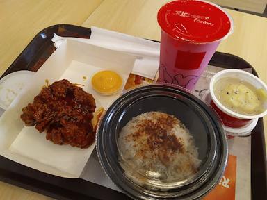 RICHEESE FACTORY CIMANGGIS