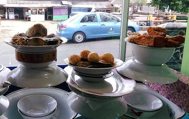 RUMAH MAKAN PADANG PARIAMAN