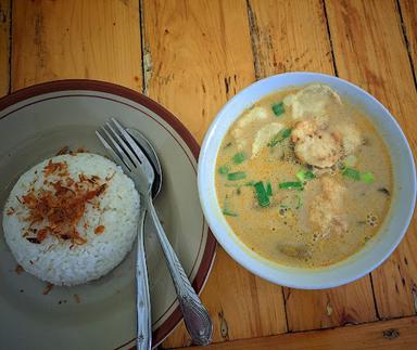 SOTO BETAWI BANG KURDI