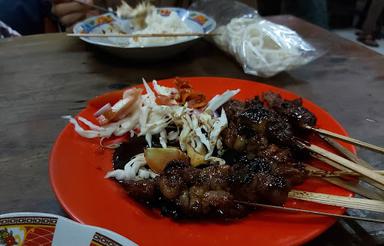 WARUNG SATE KAMBING PAK MIN DEPAN GIANT CIMANGGIS