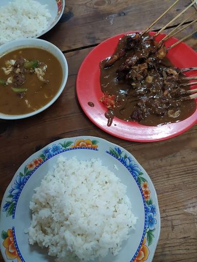 WARUNG SATE KAMBING PAK MIN DEPAN GIANT CIMANGGIS