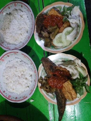 WARUNG KUDU MAMPIR