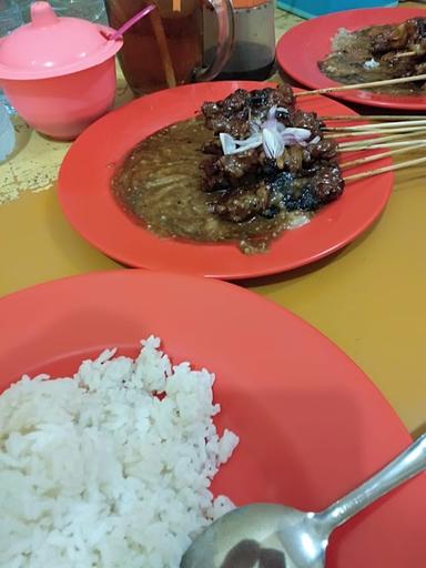 SATE AYAM DAN KAMBING PAK ALDINA