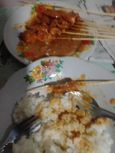 SATE AYAM PONOROGO PAK SLAMET