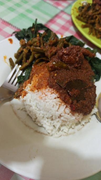 AMPERA UNI 3 MASAKAN PADANG