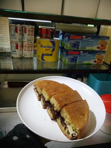 MARTABAK & TERANGBULAN ROMAH 77