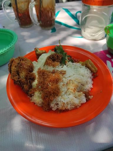 NASI BEBEK DAN AYAM GORENG PURNAMA DELES