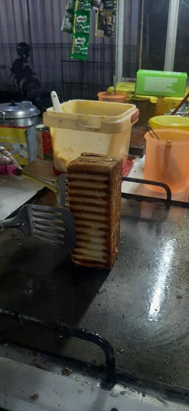 ROTI BAKAR & KUKUS AA' DAVIN - KEPUTIH