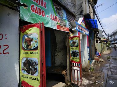 RUJAK GADO-GADO [DEPAN MAKAM MENUR]