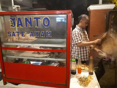 SATE AYAM YANTO