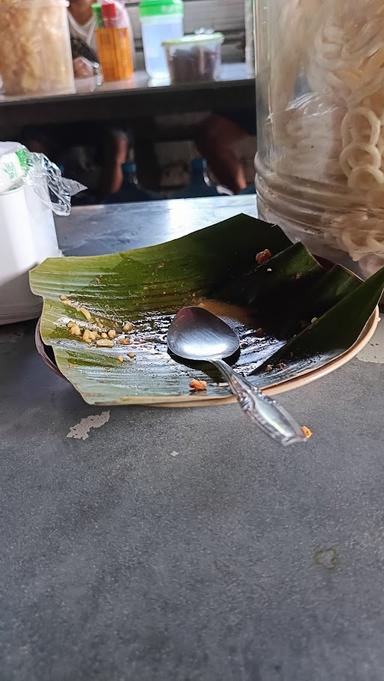 WARUNG MAKAN NASI GANDUL