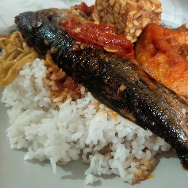 WARUNG NASI CAMPUR MEDOKAN SEMAMPIR 2A