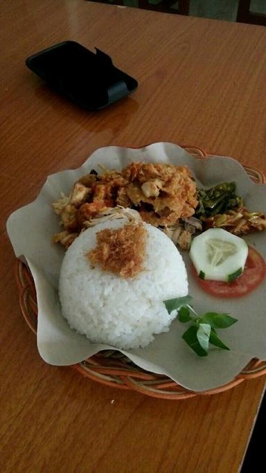 AYAM GEPRAK SAMBAL BAWANG MBAK IS