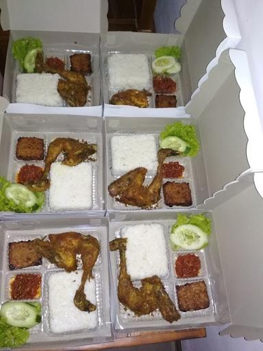 AYAM GORENG KAMPOENG SEWU