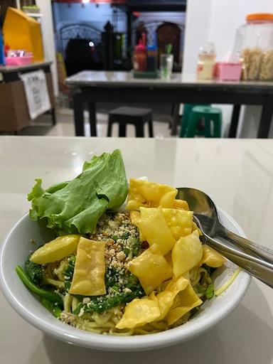 BAKSO SOSIS DAN ROTI BAKAR CAK NUN BUMIAYU