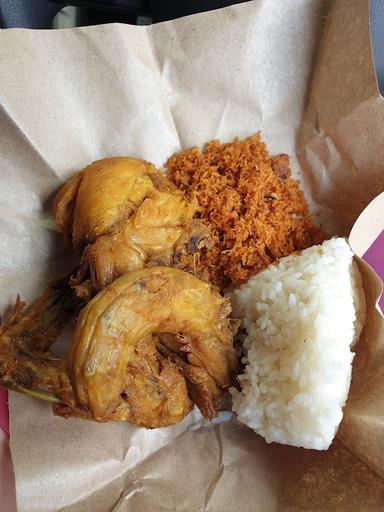 AYAM GORENG SANTA MARIA