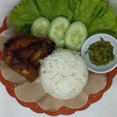 AYAM PENYET KEDAI GACOR