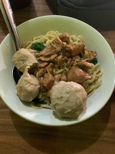 BASO DAN MIE AYAM SEKAR MAJU